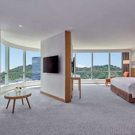 Crowne Plaza Zhuhai City Center By Ihg - Offers Free One-Way Shuttle To Chimelong Ocean Kingdom Εξωτερικό φωτογραφία