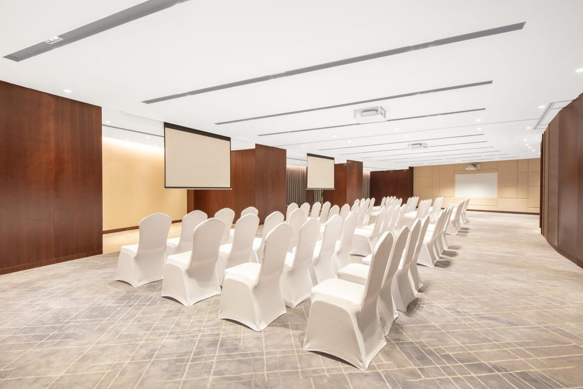 Crowne Plaza Zhuhai City Center By Ihg - Offers Free One-Way Shuttle To Chimelong Ocean Kingdom Εξωτερικό φωτογραφία