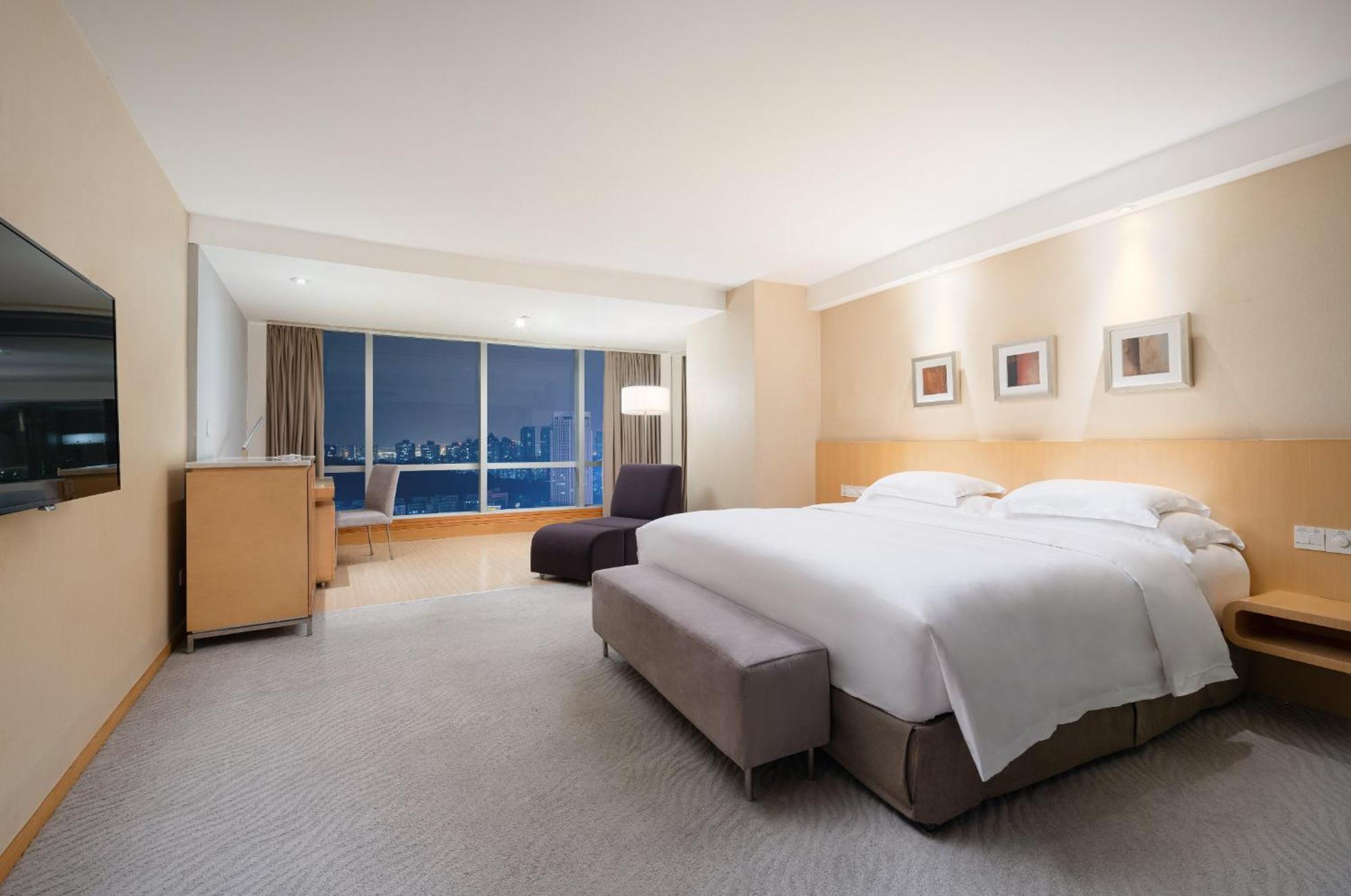 Crowne Plaza Zhuhai City Center By Ihg - Offers Free One-Way Shuttle To Chimelong Ocean Kingdom Εξωτερικό φωτογραφία