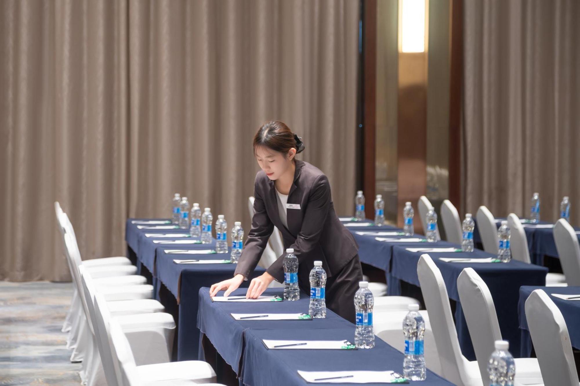 Crowne Plaza Zhuhai City Center By Ihg - Offers Free One-Way Shuttle To Chimelong Ocean Kingdom Εξωτερικό φωτογραφία